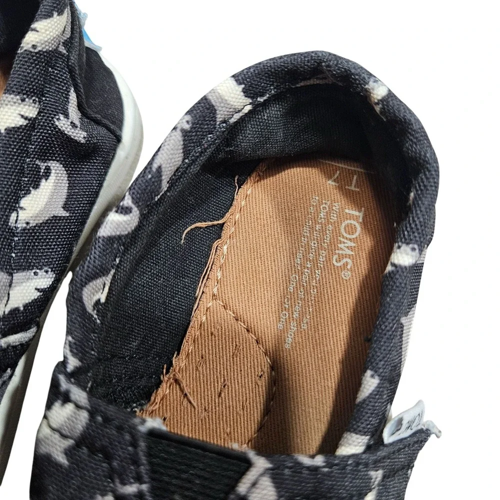 Toms Kids‎ Navy Shark Print Slip-On Shoes Size 7 Toddler Hook Loop Closure